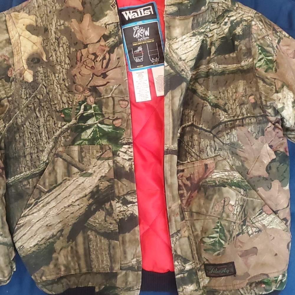 Walls youth large camo jacket, kidz grow system